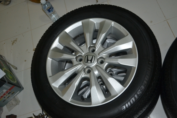 ขายล้อแม็กเดิม HONDA CITY 15" 4/100. สภาพสวย ถอดเก็บไว้อย่างดี