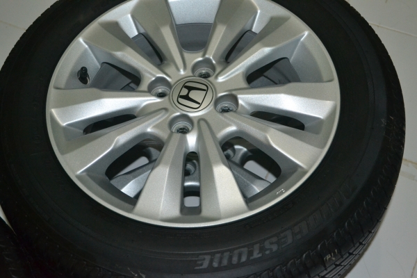 ขายล้อแม็กเดิม HONDA CITY 15" 4/100. สภาพสวย ถอดเก็บไว้อย่างดี