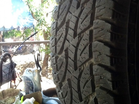 ขายยาง  B/S  245 x 75 x 16  Japan