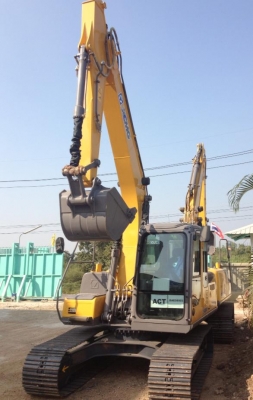 จำหน่ายรถแบคโฮใหม่ ยี่ห้อ XCMG รุ่น XE135B