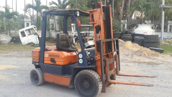 ขาย Forklift Toyota 80-5FDL20 นำเข้าเครื่องดีเชล สภาพดีพร้อมใช้งาน