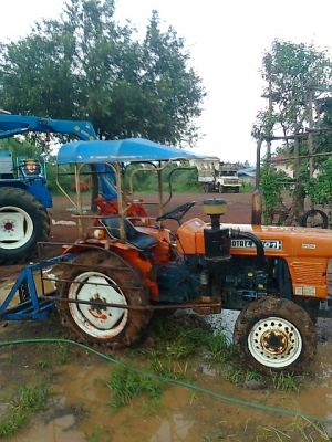 ขาย KUBOTA L2201 4wd พร้อมอุปกรณ์ 3ชิ้น โรตารี่ ผานพรวนสับซอย8จาน โครงกันอ้อย รถส่วนมากจอด