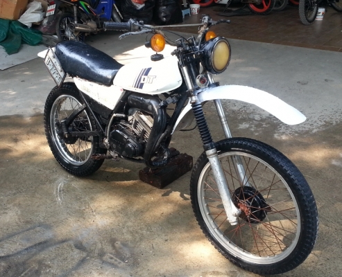 ขาย DT 125 พร้อมทะเบียน ราคา 8200 คับรายละเอียดติดต่อ 081 9944 134 k.บุญส่ง