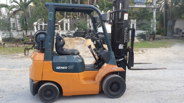ขาย Forklift Toyota 40-7FG15 รถนำเข้าติดแก๊ส สภาพดีพร้อมใช้งาน