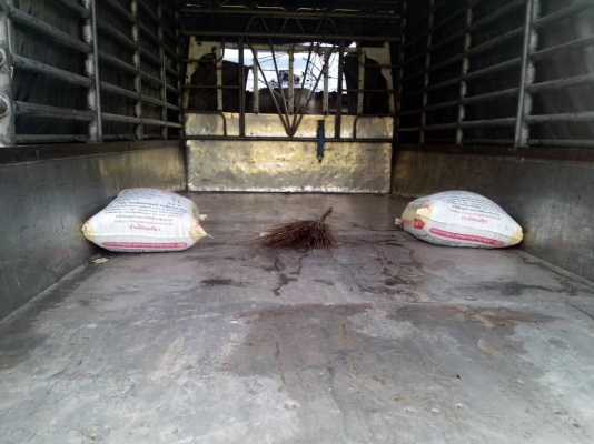 FB4J ขายครับ หกล้อล่อง พร้อมเล่มทะเบียนครับ