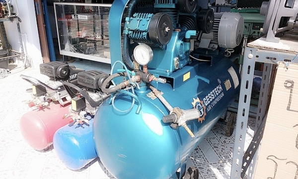 ขายปั้้มลม ขนาด 330ลิตร สภาพดี มือสองครับ ขายปั้้มลม ขนาด 330ลิตร สภาพดี มือสองครับ