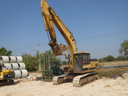 รถแบคโฮ CAT  E200B รถพร้อมใช้งาน สภาพสวย ทำงาน แรงและเร็ว