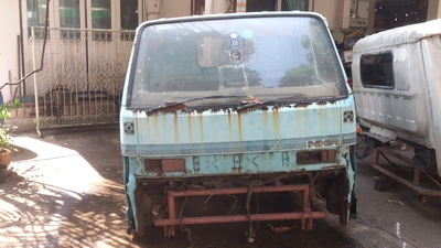 ต้องการขาย หัวรถ ELF  NKR