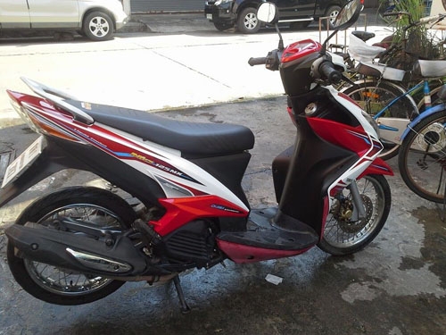 Mio 125 rr ปี 55 สีแดง ขาว รถบ้าน สวย เครื่องเดิมมาก เอกสารครบ