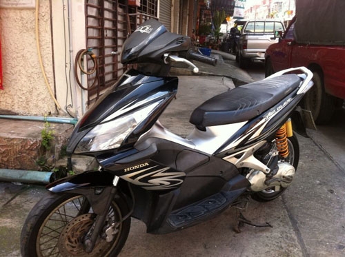 ขายด่วน airblade ปี 50 สีเทา ดำ รถบ้าน เครื่องเดิมๆ แน่นๆ ไม่หลวม ไม่มีควันขาว  เอกสารครบ คุ้มแน่นอน