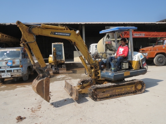 รถแบคโฮ PC30-5 รถพร้อมใช้งาน ปั๊มแรง