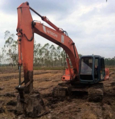 **920,000 บ.ต่อรอง**ขาย แบคโฮ HITACHI EX 200-3 เครื่องเดิมปั๊มเดิม ไฟฟ้าหน้าจอครบ แอร์เย็น บูมอาร์มไม่ปะไม่ดาม ช่วงล่างเต็มดี แน่น ทำงานไม่โหลด พร้อมใช้งาน สีสันดี สวย เอกสารเล่มทะเบียนครบ จัดแน็นท์ได้ ราคาต่อรองได้เด้อ พี่น้องครับ