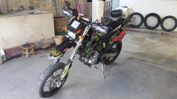 ขาย kawasaki klx 250 แต่งโมตาด สวยๆทะเบียนพร้อมโอนครับ