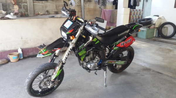 ขาย kawasaki klx 250 แต่งโมตาด สวยๆทะเบียนพร้อมโอนครับ