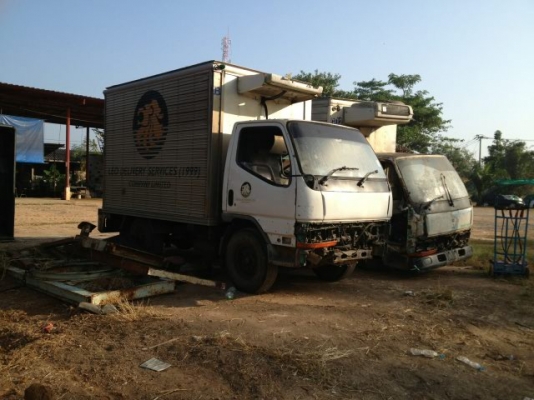 ขายด่วน รถบรรทุกเล็ก ตู้เย็น 2คัน 280,000 ขายตามสภาพ