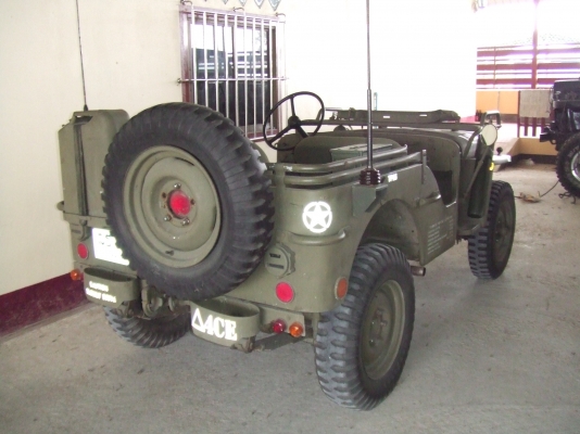 JEEP FORD เครื่องTOYOTA 12R ขับเคลื่อน 4 ล้อ