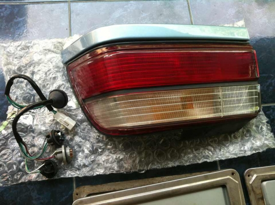 (ขายไปแล้วครับ ขอขอบคุณ คุณพิสิทธิ์ ที่ขับรถมารับของถึงพุทธมลฑล สาย 8 เป็นอย่างสูงครับ)ขายไฟท้าย โตโยต้า 3 ห่วง แถมคอยล์ แถมพรมหน้ารถ แถมกรอบป้ายทะเบียน ส่งพัสดุได้ ราคาต่อรองได้