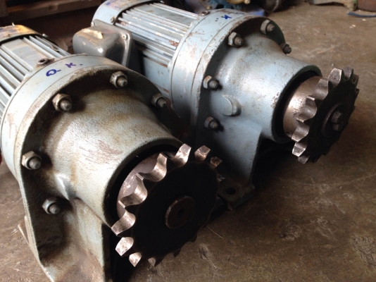 ขายมอเตอร์เกียร์ Cycro drive Sumitomo 0.5 HP. 220 V 3 สาย มีเบรคในตัว อัตราทด 1:59 เพลาออกประมาณ 24.5 รอบต่อนาที สภาพสวยวิ่งนิ่ม พร้อมใช้งาน มี 2 ตัวครับ