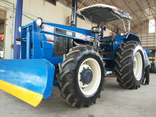 ุุ6640-(2 เพลา) NEWHOLLAND รุ่นใหม่ เช็คสภาพพร้อมใช้ ทะเบียนเต็ม ผานครบชุด