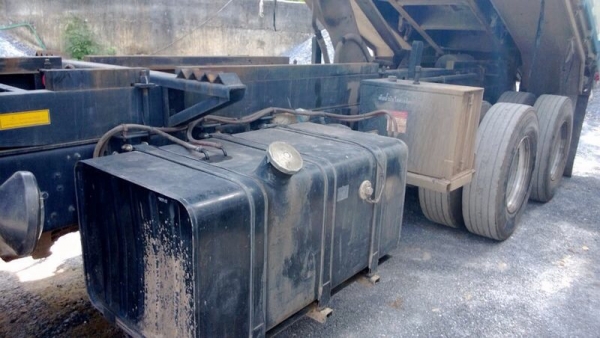 รถอีซูซุ 10 ล้อดั้ม FM2P 380 แรงม้า ปี 55 ( ขายแม่ลูก ) สนใจติดต่อ 081 - 6079515 รถอีซูซุ 10 ล้อดั้ม FM2P 380 แรงม้า ปี 55 ( ขายแม่ลูก ) สนใจติดต่อ 081 - 6079515