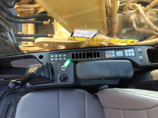 ขายรถแบคโฮ CAT 320D นำเข้าจากญี่ปุ่น ระบบไฟฟ้าเต็ม หรือขายดาวน์  900000 บาท มีVDOการทำงานครับ รถนอกนำเข้าสภาพสวย