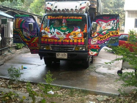 รถรับจ้าง6ล้อ4ล้อราคาถูกๆย่านลาดพร้าวคับพร้อมคนงานยกของบริการตลอด24 ชม0891610096