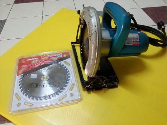 ขายเลื่อยวงเดือนผ่าไม้ขนาดใส่ใบ7นิ้วยี่ห้อMAKITAของแท้สภาพเกือบๆใหม่ครับ ขายเลื่อยวงเดือนผ่าไม้ขนาดใส่ใบ7นิ้วยี่ห้อMAKITAของแท้สภาพเกือบๆใหม่ครับ