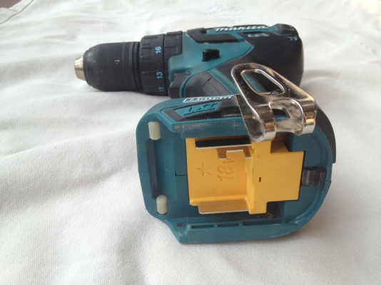 สว่านกระแทกไร้สายรุ่นใหม่ ไม่ใช้แปรงถ่าน Makita LXPH05 18V ปรับความเร็วได้2ระดับ แรงบิด16ระดับ สว่านกระแทกไร้สายรุ่นใหม่ ไม่ใช้แปรงถ่าน Makita LXPH05 18V ปรับความเร็วได้2ระดับ แรงบิด16ระดับ
