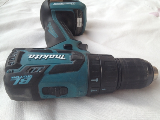 สว่านกระแทกไร้สายรุ่นใหม่ ไม่ใช้แปรงถ่าน Makita LXPH05 18V ปรับความเร็วได้2ระดับ แรงบิด16ระดับ สว่านกระแทกไร้สายรุ่นใหม่ ไม่ใช้แปรงถ่าน Makita LXPH05 18V ปรับความเร็วได้2ระดับ แรงบิด16ระดับ