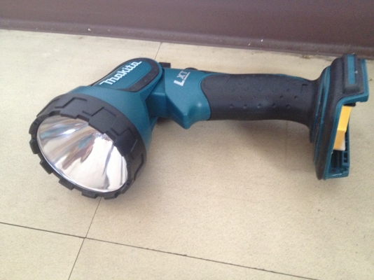 ไฟฉาย Makita BML185 18V ไม่รวมแบ็ตและที่ชาร์จ