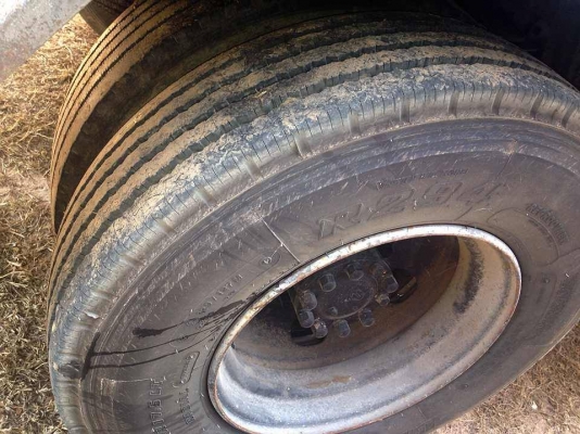 **960,000 บ.ต่อรอง**ขาย6ล้อตู้แห้งสวยๆ HINO MEGA FC4JJPA ยูโร2 ปี46 เครื่อง 150 JO5C TURBO INTER COOLER พ.พาวเวอร์ เบรคทริฟฟี่ แอร์เย็น ช่วงล่างคัสซีสวยเดิมไม่มีบวม ตู้แห้งสภาพดี 5.50ม. หัวบางเดิมภายในสวยคอนโซลครบ ยางดี6เส้น พร้อมใช้งาน เอกสารครบ ราคาต่อร