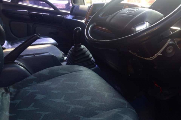 **960,000 บ.ต่อรอง**ขาย6ล้อตู้แห้งสวยๆ HINO MEGA FC4JJPA ยูโร2 ปี46 เครื่อง 150 JO5C TURBO INTER COOLER พ.พาวเวอร์ เบรคทริฟฟี่ แอร์เย็น ช่วงล่างคัสซีสวยเดิมไม่มีบวม ตู้แห้งสภาพดี 5.50ม. หัวบางเดิมภายในสวยคอนโซลครบ ยางดี6เส้น พร้อมใช้งาน เอกสารครบ ราคาต่อร