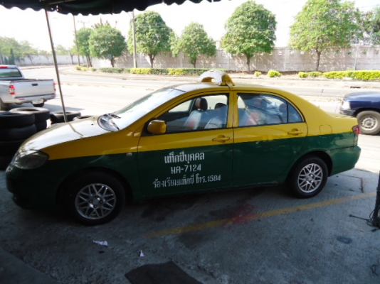 ขายรถTAXI ปลดประจำการ พร้อมเล่มทะเบียนโอน และเอกสารพร้อมโอน ติดแก๊ส CNG แล้ว ฟิตเครื่องใหม่ เครื่องเงียบมาก นิ่งมาก พร้อมใช้ นำมาจดทะเบียนเป็นรถส่วนบุคคลได้เลยครับ ช่วงล่างปรับปรุงแล้วแน่นๆบึ๊กๆๆ ครับ  ขายราคา 97,000.- ครับ รถอยู่กรุงเทพครับ ผมรับประกันเร