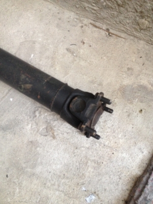 ขายเพลากลางBMW e30แท้ ท่อนหลัง สภาพดี ราคา800บาท โทร0875077464โส กทม