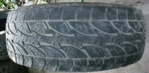 ยาง 31 ขอบ 15  เป็นอะไหล่ 500.-