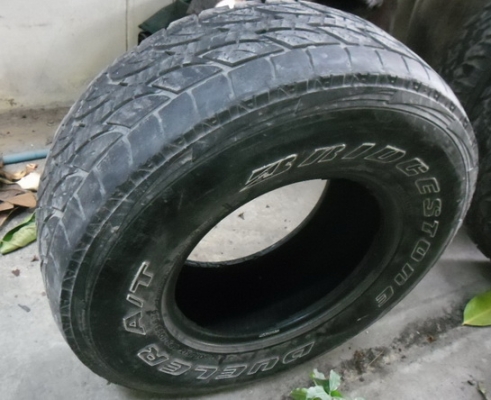 ยาง 31 ขอบ 15  เป็นอะไหล่ 500.-