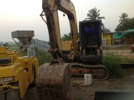 ขายรถแบคโฮ PC60-5 สภาพใช้งานได้ดี เอวแน่นดี เครื่องดีปั๊มดี ลอเลอร์เต็ม โซ่ดี