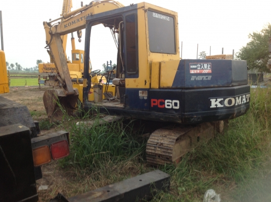 ขายรถแบคโฮ PC60-5 สภาพใช้งานได้ดี เอวแน่นดี เครื่องดีปั๊มดี ลอเลอร์เต็ม โซ่ดี