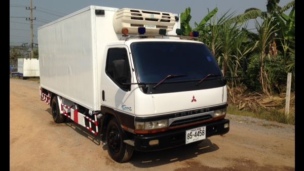 รถตู้เย็น6ล้อมิตซูแคนเตอร์ (รถห้าง)