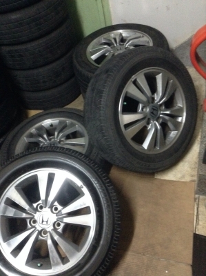 ขายแม็กAccord ขอบ16 พร้อมยางถูกๆๆ