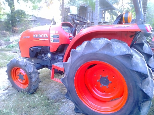 ขายรถไถคูโบต้า L3608 ใบมีดดันดินใหม่ติดตั้งอยู่ครับผาน6และโรตารี่ครับ