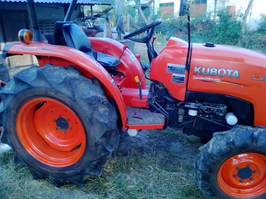 ขายรถไถคูโบต้า L3608 ใบมีดดันดินใหม่ติดตั้งอยู่ครับผาน6และโรตารี่ครับ