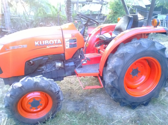 ขายรถไถคูโบต้า L3608 ใบมีดดันดินใหม่ติดตั้งอยู่ครับผาน6และโรตารี่ครับ