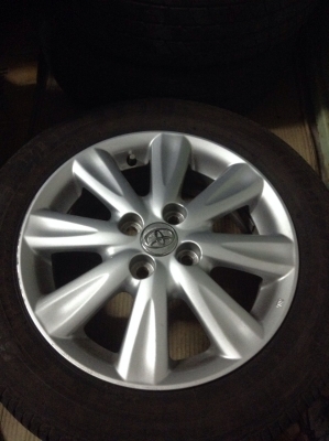 ขายแม็กyaris พร้อมยางปี12 ถูกๆ