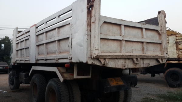 ขายด่วนไอ้หลงสิบปีดสองเพลาดั้ม FN527MTD-3400 195แรง  พร้อมใช้จัดแนนท์ได้โทร 0801515451