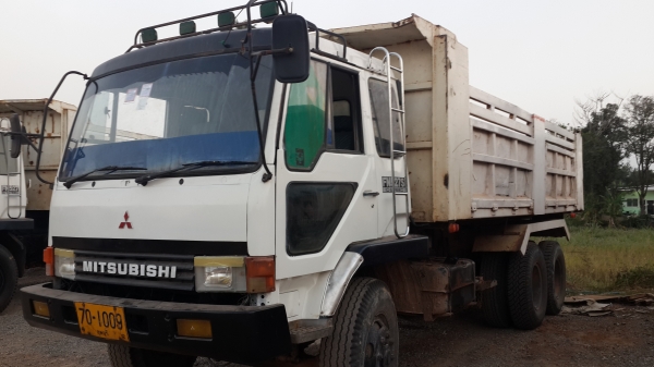 ขายด่วนไอ้หลงสิบปีดสองเพลาดั้ม FN527MTD-3400 195แรง  พร้อมใช้จัดแนนท์ได้โทร 0801515451