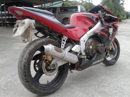 ต้องการขาย CBR400rr  ด่วน ทะเบียนแท้