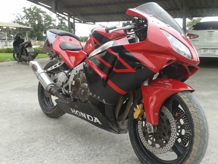 ต้องการขาย CBR400rr  ด่วน ทะเบียนแท้