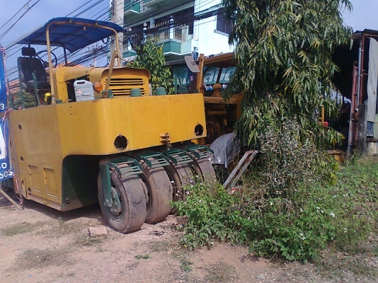 ขายยกแพ๊ค ๓ คันรวดมี รถบด SAKAI 3 ตัน1 คัน รถบด วาตานาเบ้ 18 ตัน 1 คัน และ รถเกรด โคมัตสุ จีดี 37 1 คัน