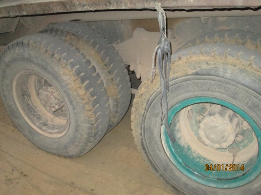 ISUZU-270-ปี42สองเพลาดั้มสามมิตรสภาพสวยพร้อมใช้--1,590,000-